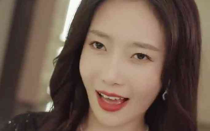 重生后绝色女总裁哭着求复合封面图